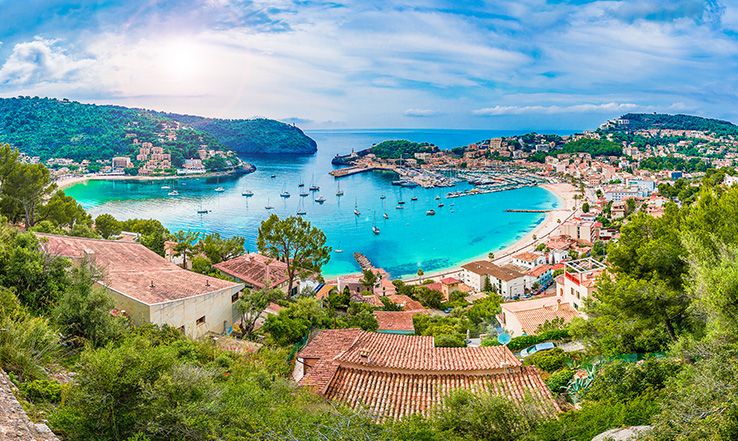 Palma’s picturesque port is like a postcard come to life.