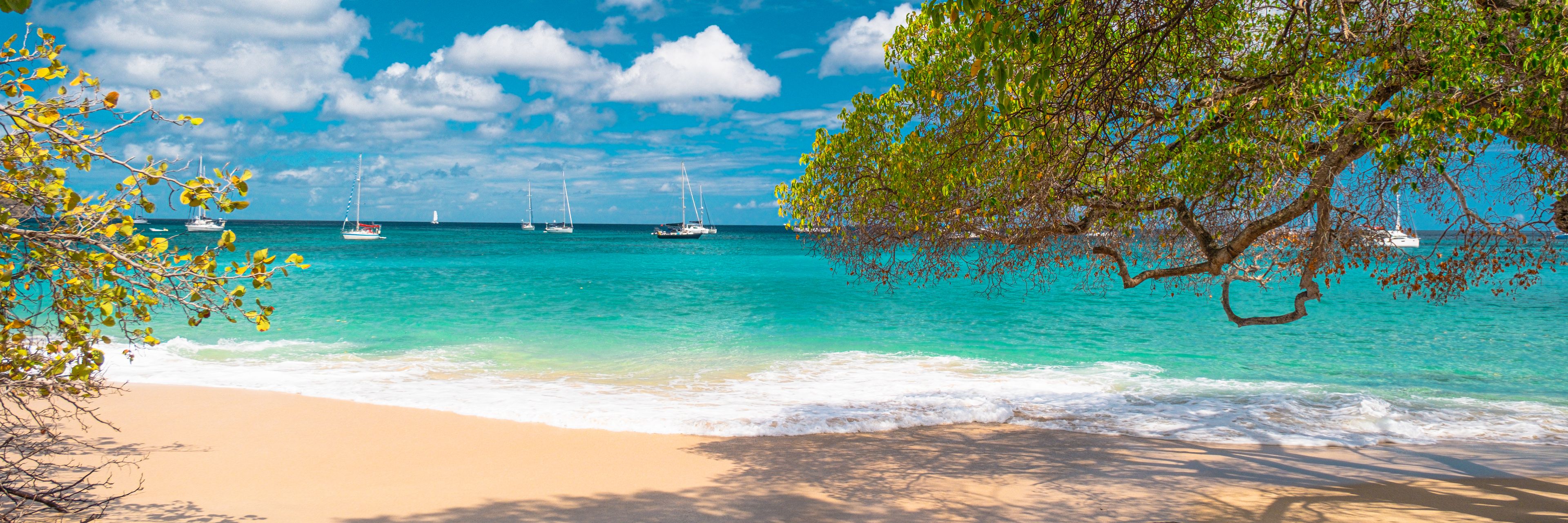 Ocean view from sandy beach. 